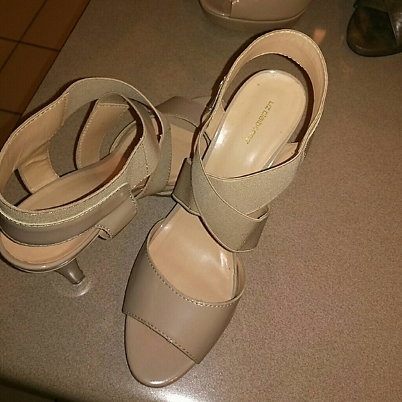 Liz Claiborne Shoes - Liz claiborne size 10, 2×15$ in shoe